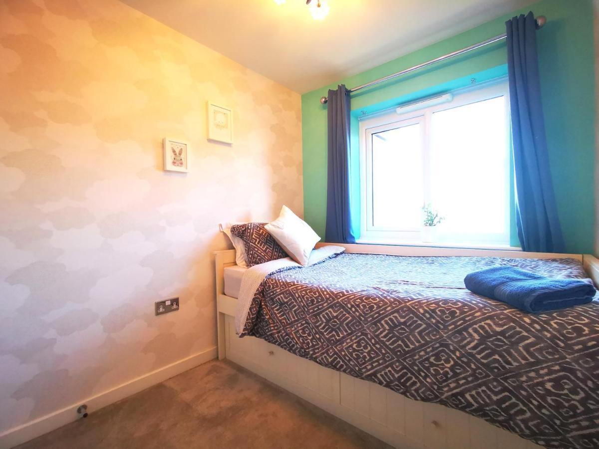 The Lawnswood - Central Manchester Holiday Home With Free Parking Bagian luar foto