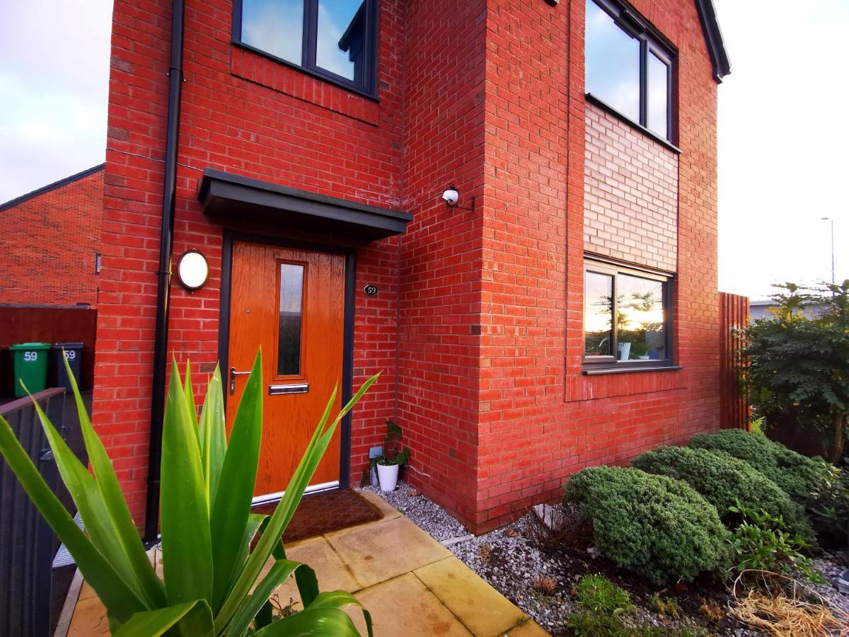 The Lawnswood - Central Manchester Holiday Home With Free Parking Bagian luar foto