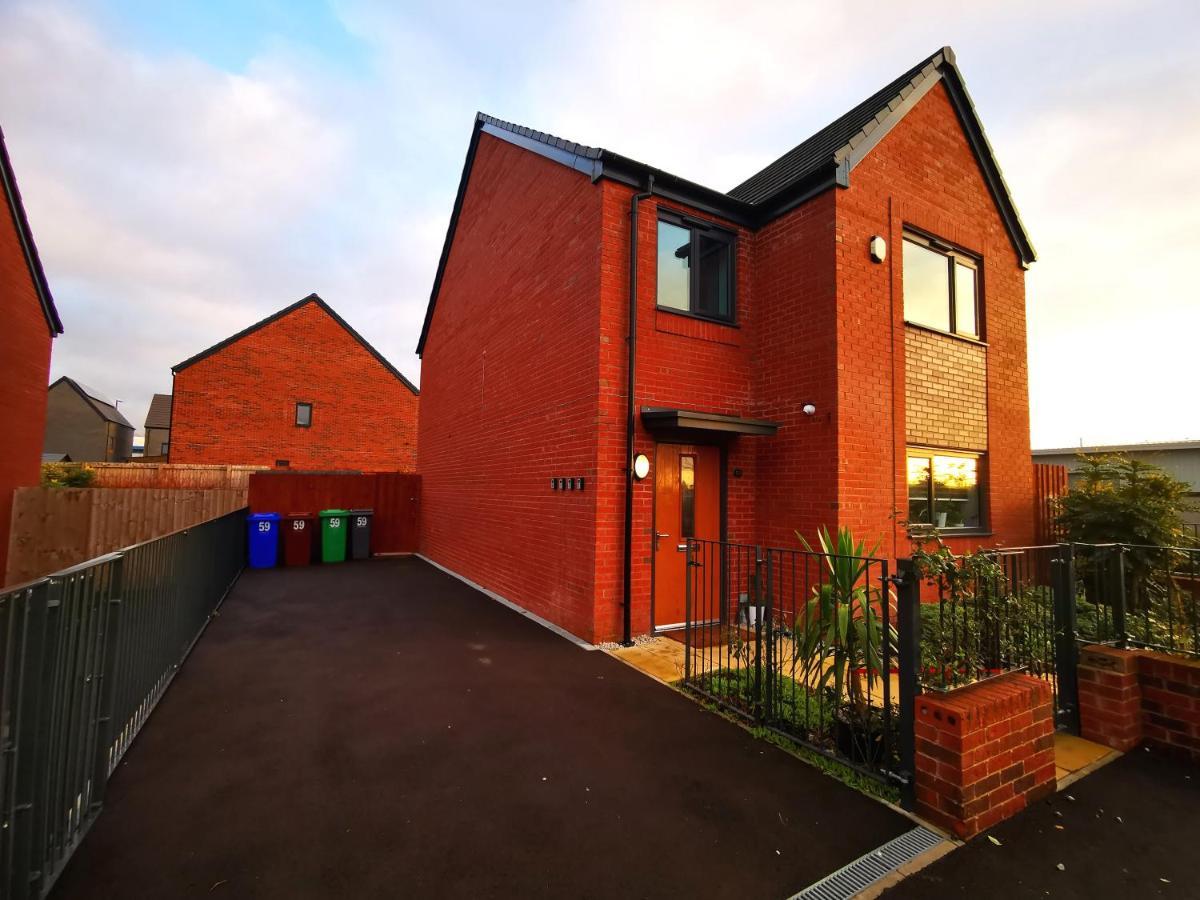 The Lawnswood - Central Manchester Holiday Home With Free Parking Bagian luar foto