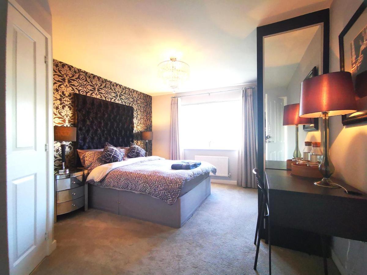 The Lawnswood - Central Manchester Holiday Home With Free Parking Bagian luar foto