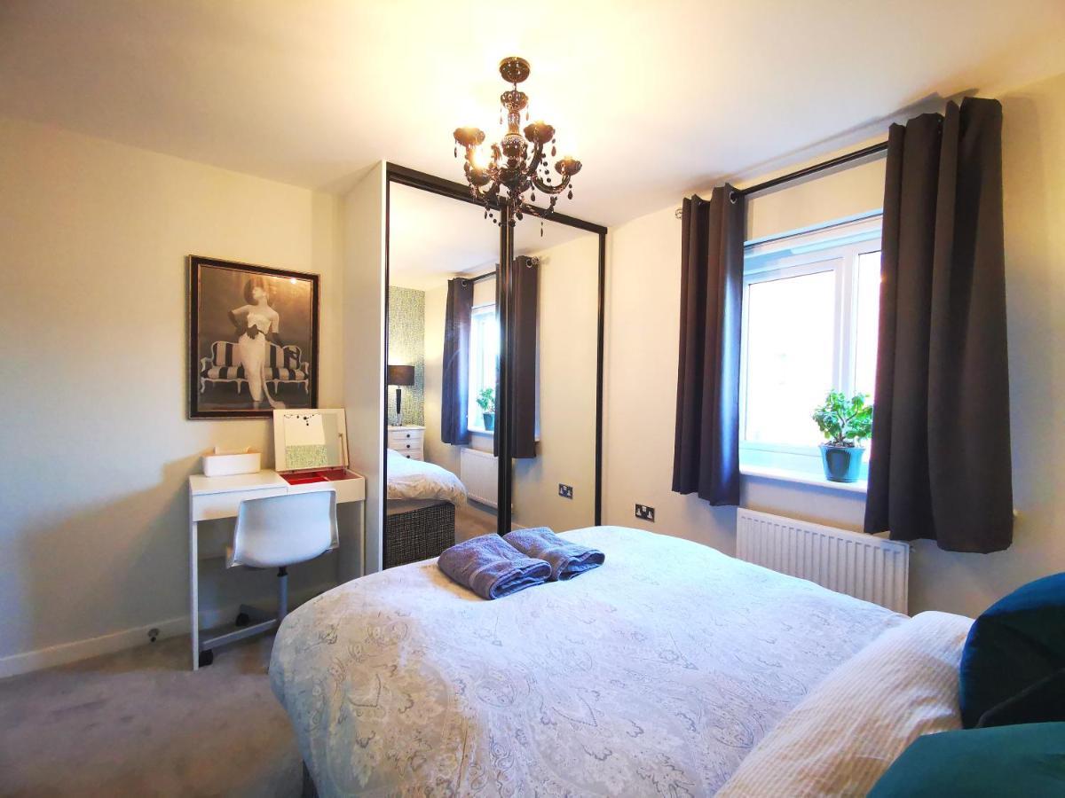 The Lawnswood - Central Manchester Holiday Home With Free Parking Bagian luar foto