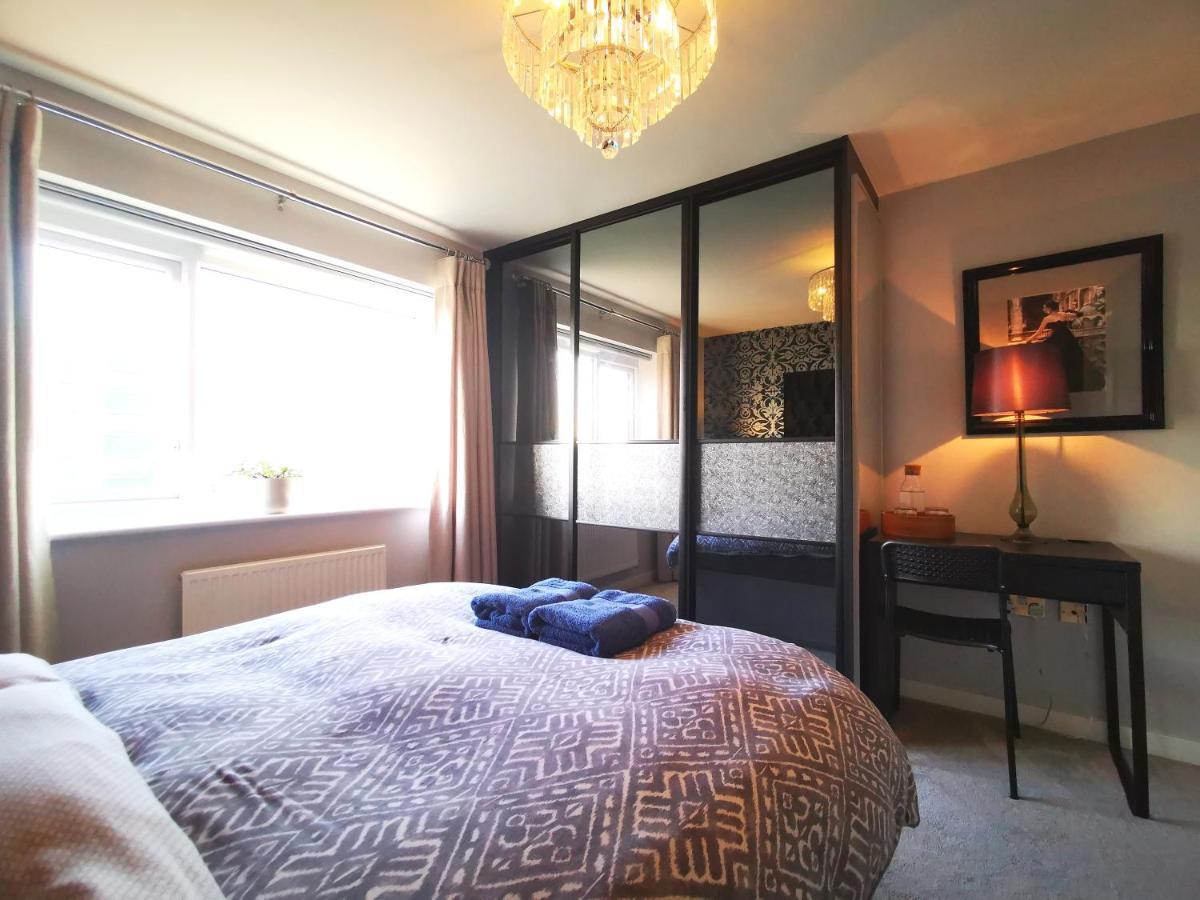 The Lawnswood - Central Manchester Holiday Home With Free Parking Bagian luar foto