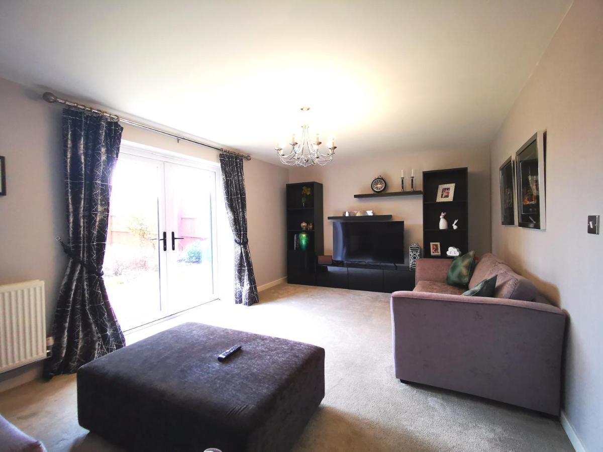The Lawnswood - Central Manchester Holiday Home With Free Parking Bagian luar foto