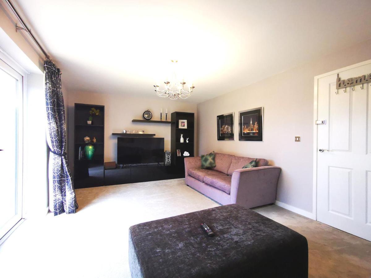 The Lawnswood - Central Manchester Holiday Home With Free Parking Bagian luar foto